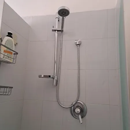 Gigi's House Monari Apartman *
